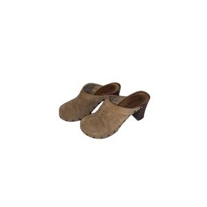 Roxy “Yodel” Tan Suede High Heeled Clogs - Women’s Size 8